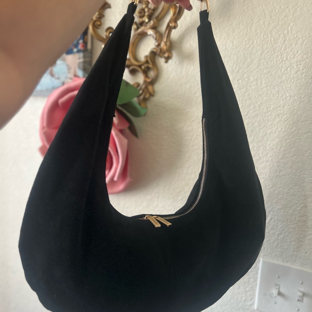 Classic Black Hobo Bag with Slouchy Silhouette